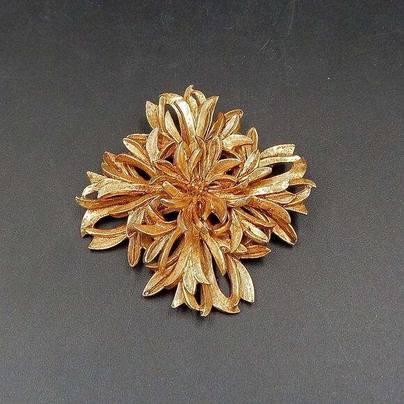 Judith Green Textured Flower Brooch Pendant Pin Gold Tone Brutalist Vintage 3 In - Picture 1 of 12